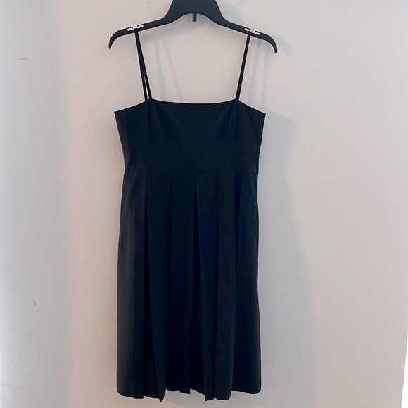 THEORY Raquel Pleated Fit and Flare Spaghetti Strap Dress Black Size 8 EUC - Picture 1 of 10